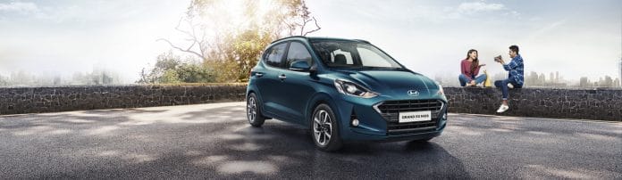 gia xe i10 2020 nios xetot com 696x202 - Hyundai i10 2022: đánh giá xe, giá bán & hình ảnh