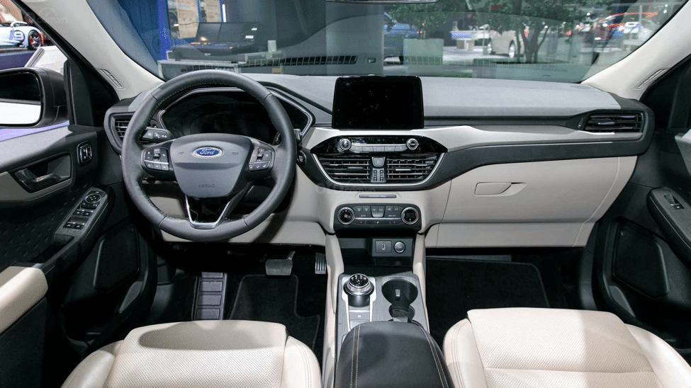 Nội thất thông minh có nhiều công nghệ tiên tiến  - Đánh giá Ford Escape 2021, Dòng xe chiến lược của Ford trong năm nay