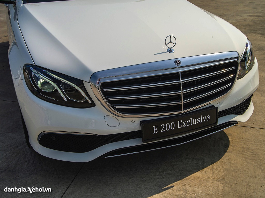 Dau xe Mercedes E200 Exclusive 2021 danhgiaxehoi vn 1024x767 2 - Mercedes E200 Exclusive 2022: đánh giá xe, giá bán & hình ảnh